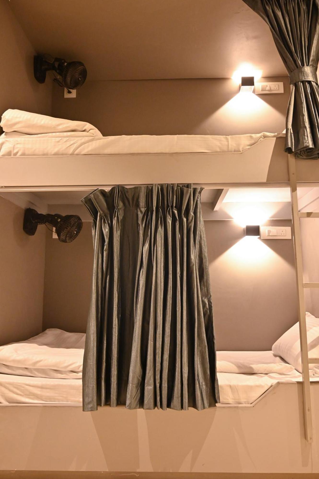 Bed & Bread Dormitory Bharuch Zewnętrze zdjęcie
