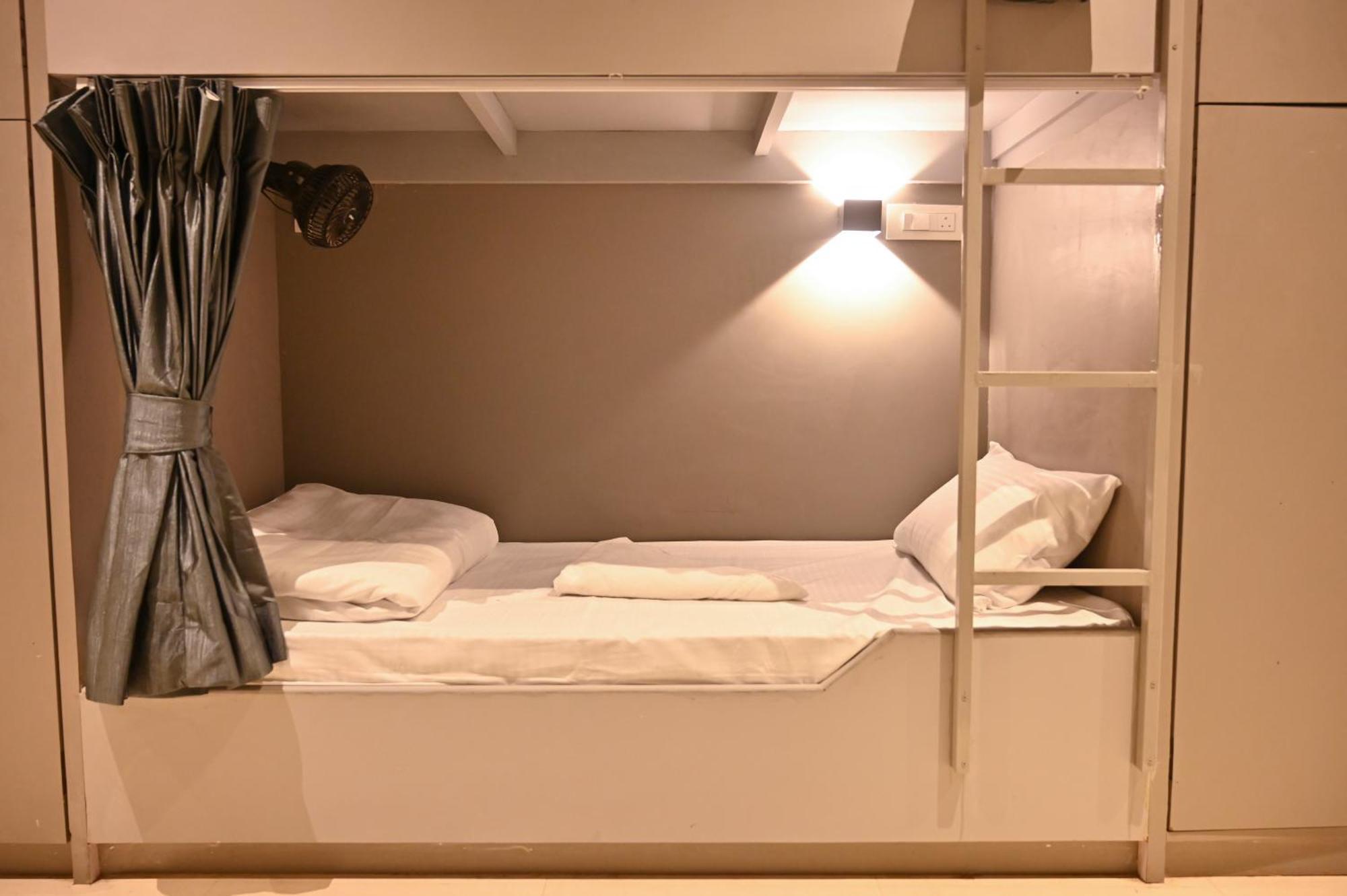 Bed & Bread Dormitory Bharuch Zewnętrze zdjęcie